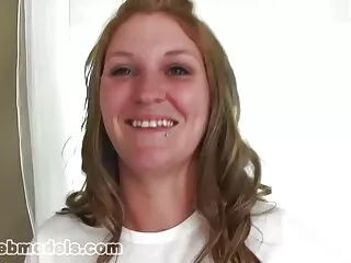 Rubia con enorme consolador xxx sub en español